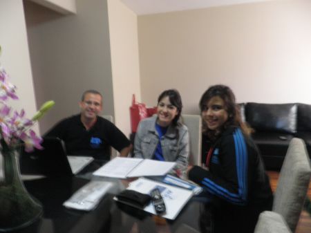 Diretores da NADAR Rogério, Iracelis e Vitória recebem a jovem Vivian do Colégio Hugo Simas - Empres